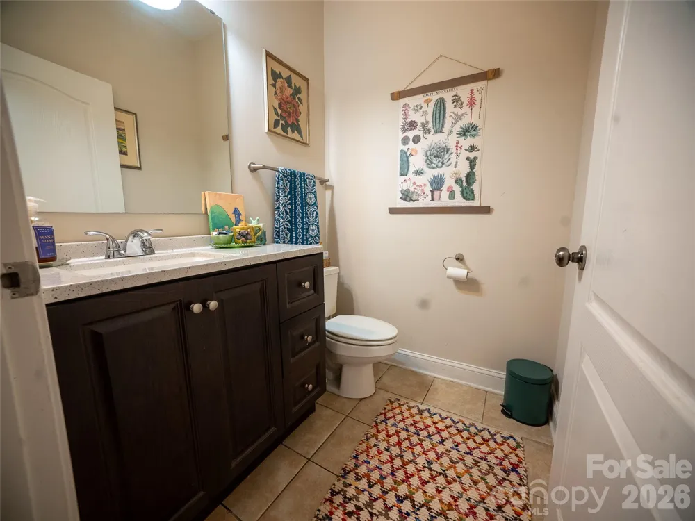 1392 21st Avenue NE Hickory, NC 28601
