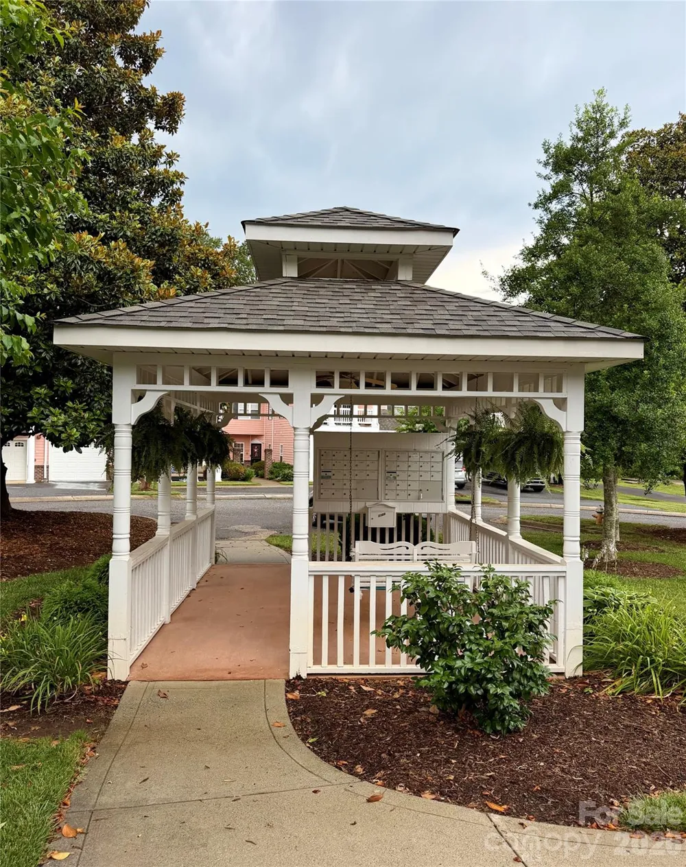 1392 21st Avenue NE Hickory, NC 28601