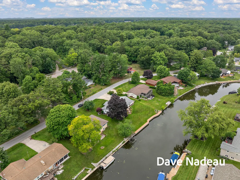 17832 Channel View Drive Spring Lake, MI 49456