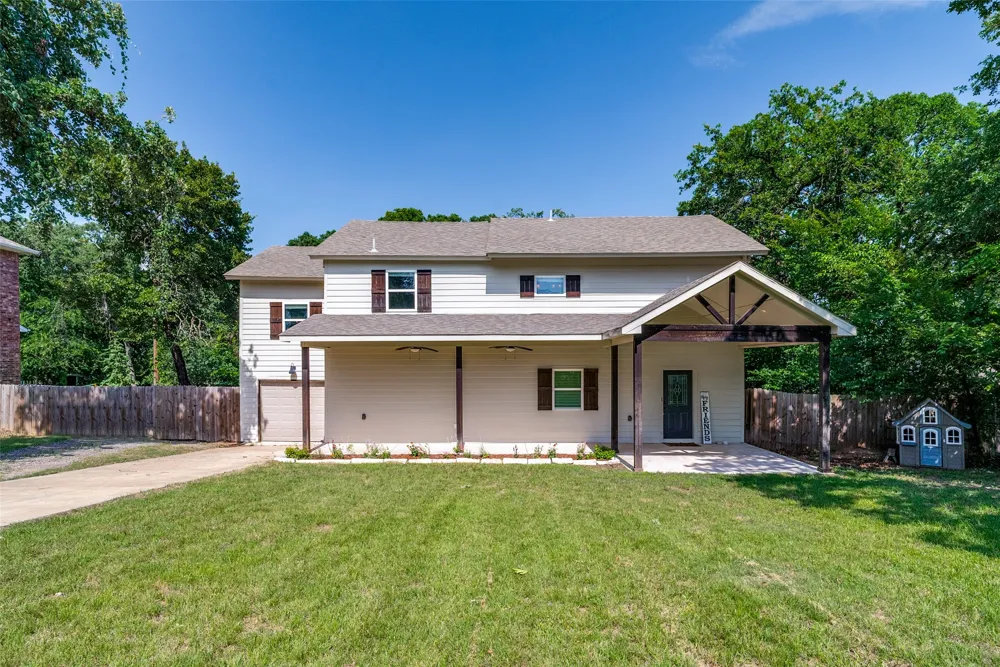 2341 Oak Leaf Trail Cleburne, TX 76031
