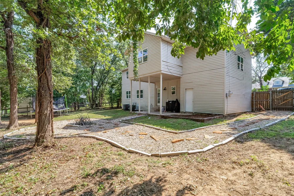2341 Oak Leaf Trail Cleburne, TX 76031