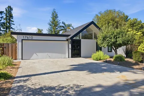17610 Via Sereno