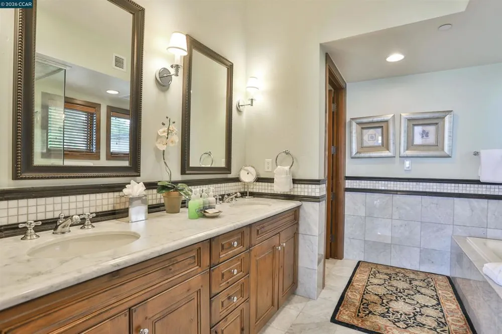 6750 North Lake Blvd #2E Tahoe Vista, CA 96148