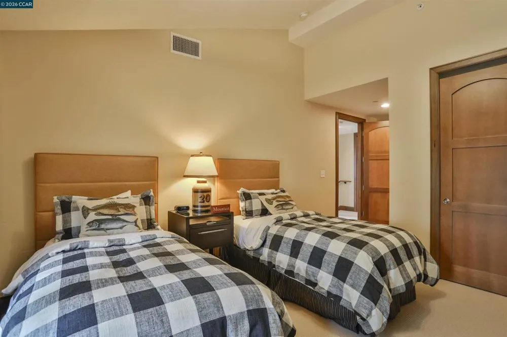 6750 North Lake Blvd #2E Tahoe Vista, CA 96148