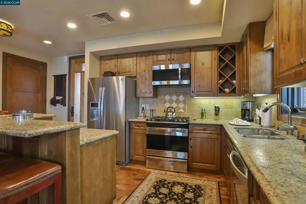 6750 North Lake Blvd #2E Tahoe Vista, CA 96148