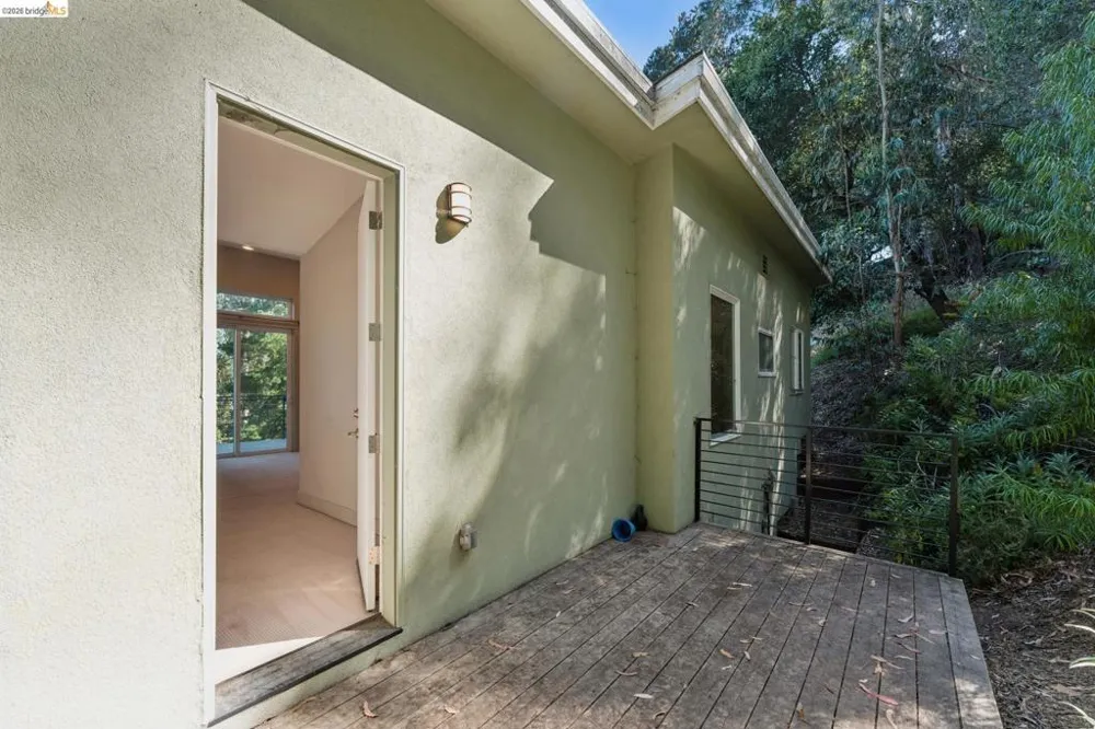 5917 Balboa Oakland, CA 94611