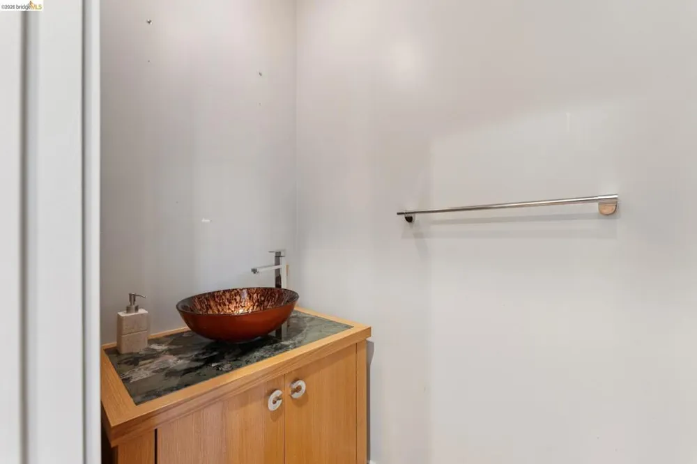 5917 Balboa Oakland, CA 94611