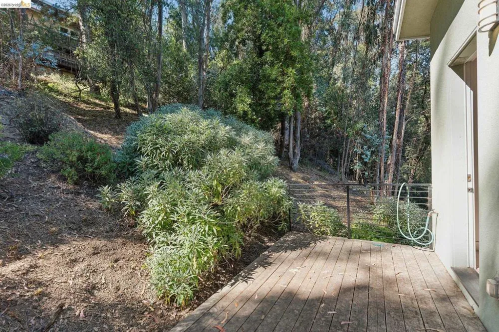 5917 Balboa Oakland, CA 94611