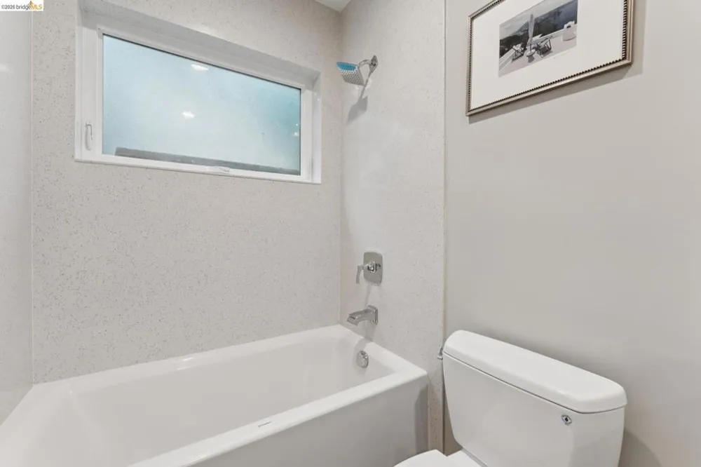 5917 Balboa Oakland, CA 94611
