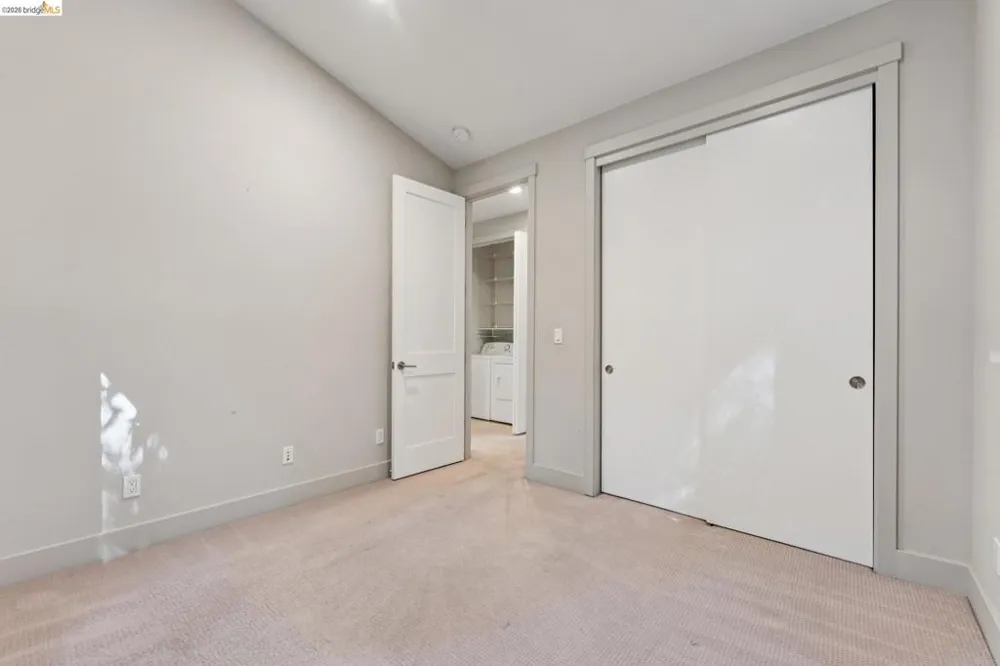 5917 Balboa Oakland, CA 94611