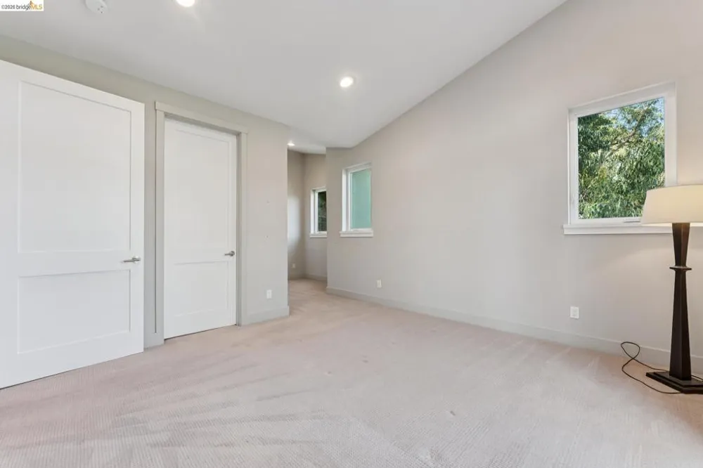 5917 Balboa Oakland, CA 94611