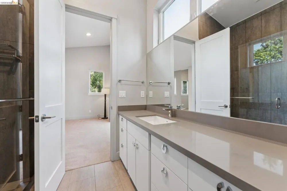 5917 Balboa Oakland, CA 94611