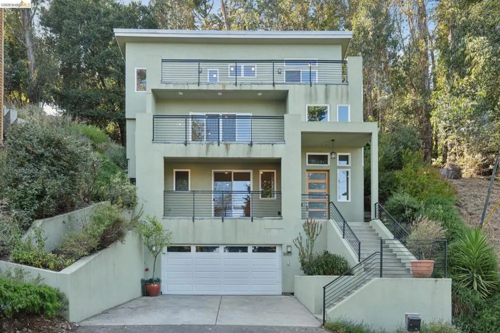 5917 Balboa Oakland, CA 94611