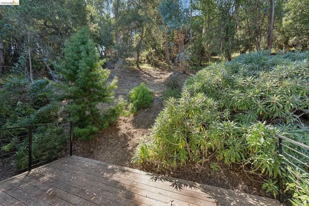 5917 Balboa Oakland, CA 94611