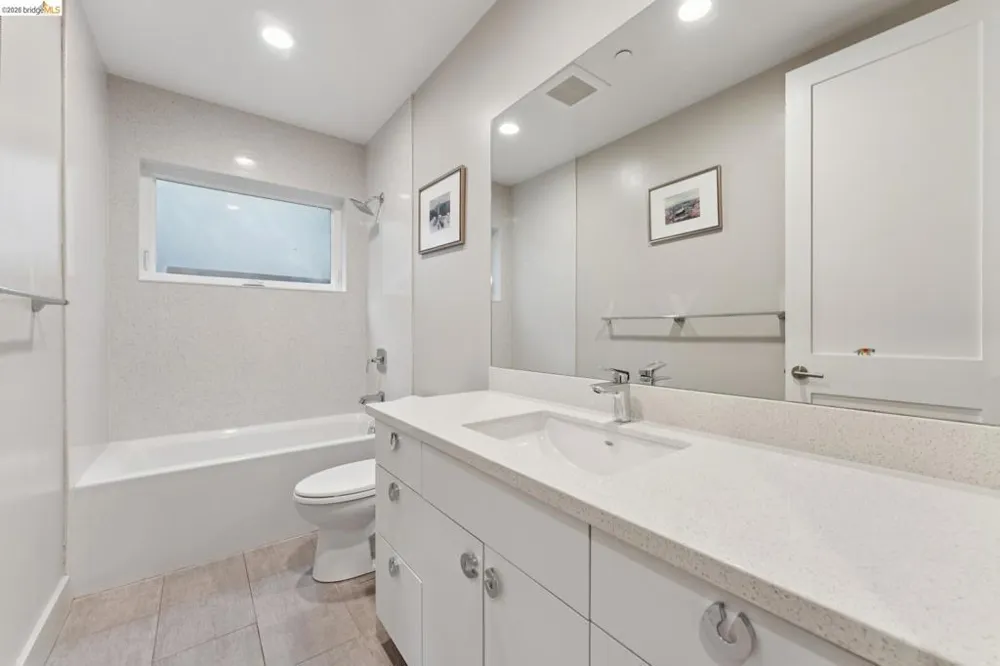 5917 Balboa Oakland, CA 94611