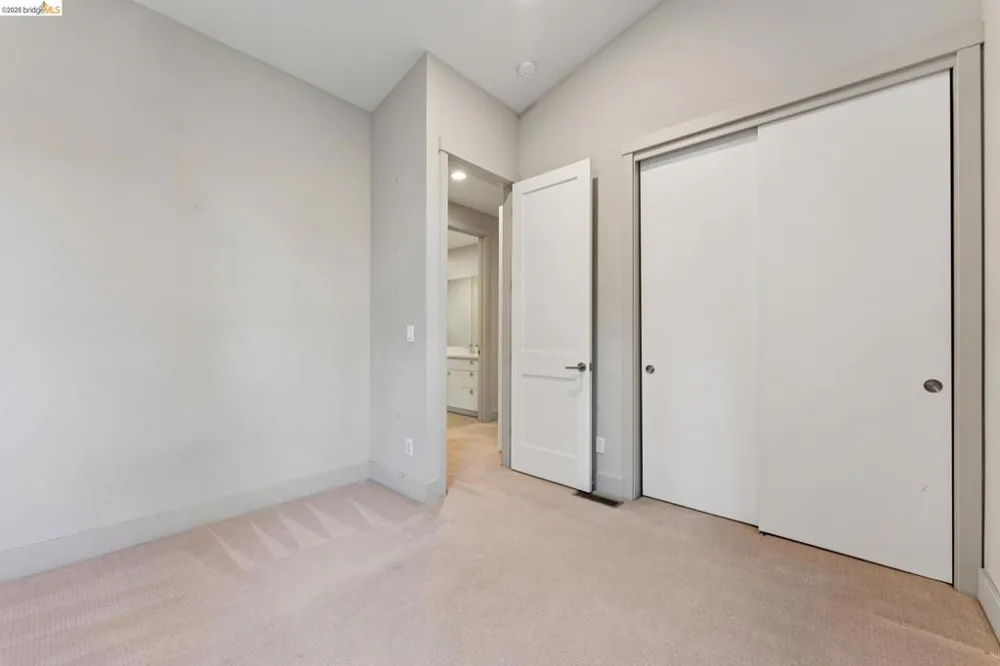 5917 Balboa Oakland, CA 94611