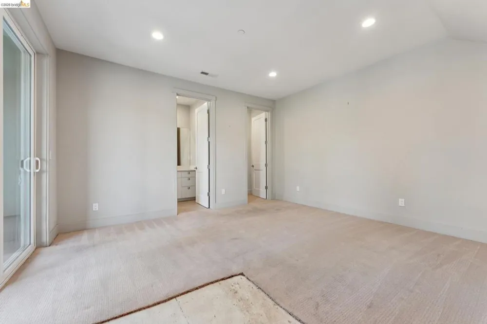 5917 Balboa Oakland, CA 94611
