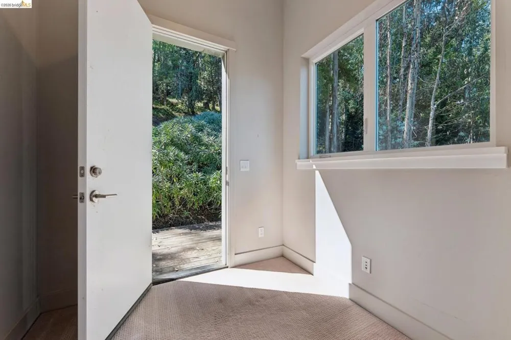 5917 Balboa Oakland, CA 94611