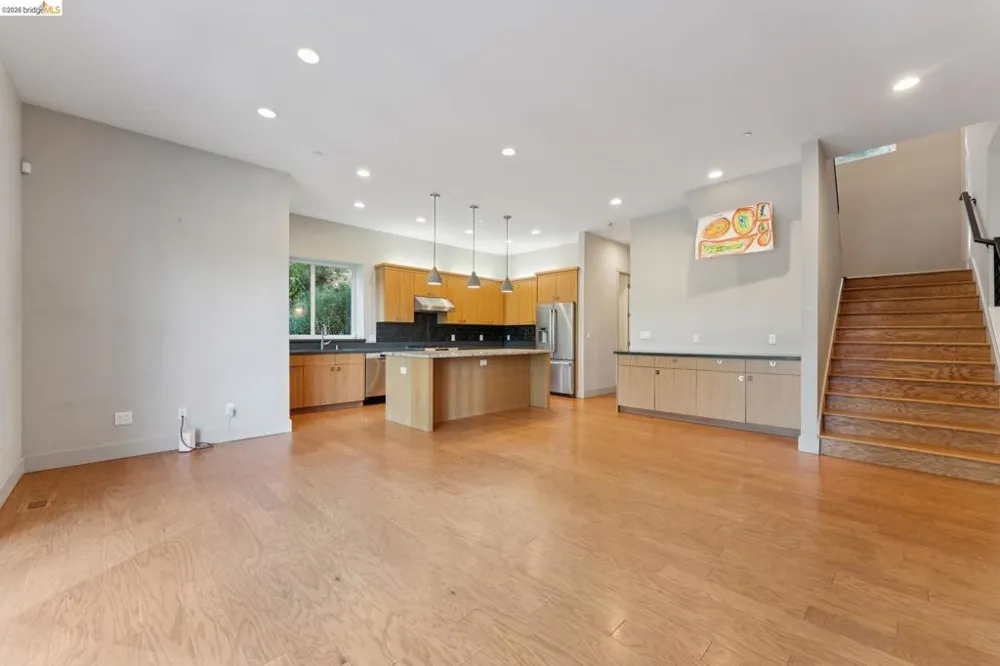 5917 Balboa Oakland, CA 94611