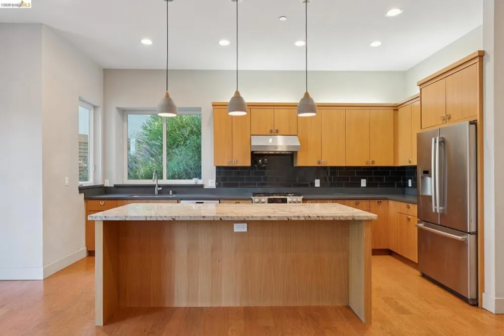 5917 Balboa Oakland, CA 94611