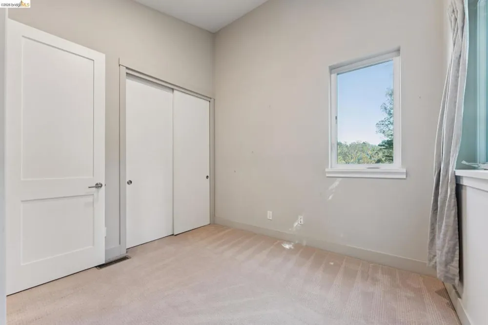 5917 Balboa Oakland, CA 94611