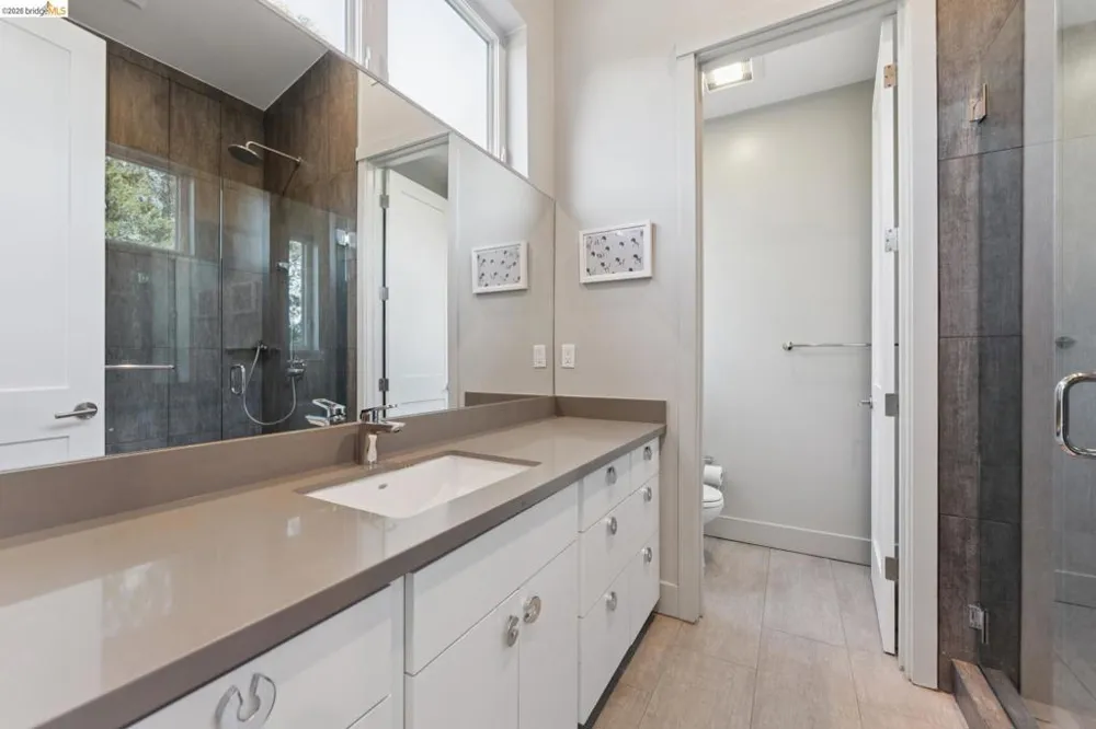 5917 Balboa Oakland, CA 94611
