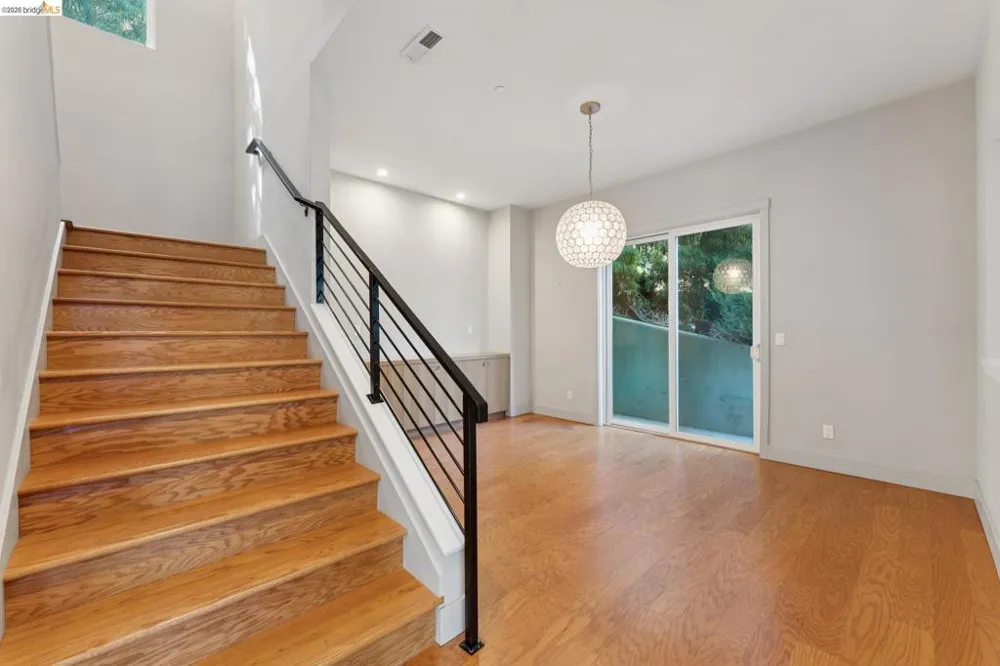 5917 Balboa Oakland, CA 94611