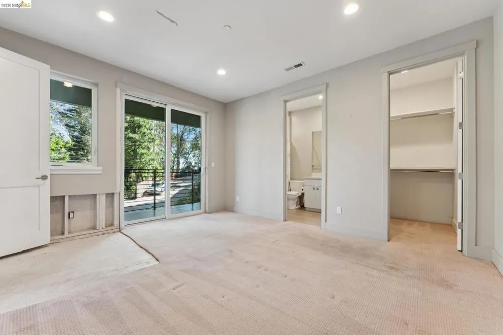 5917 Balboa Oakland, CA 94611