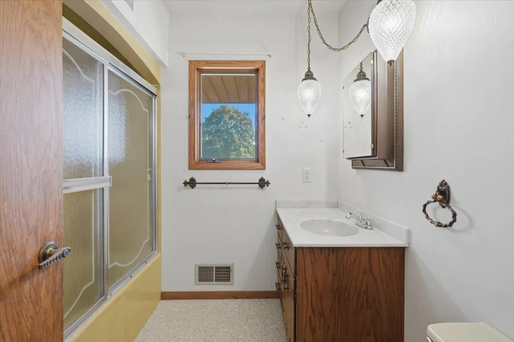 796 Magnor Lake Drive Clayton, WI 54004