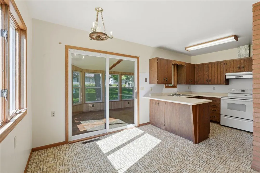 796 Magnor Lake Drive Clayton, WI 54004