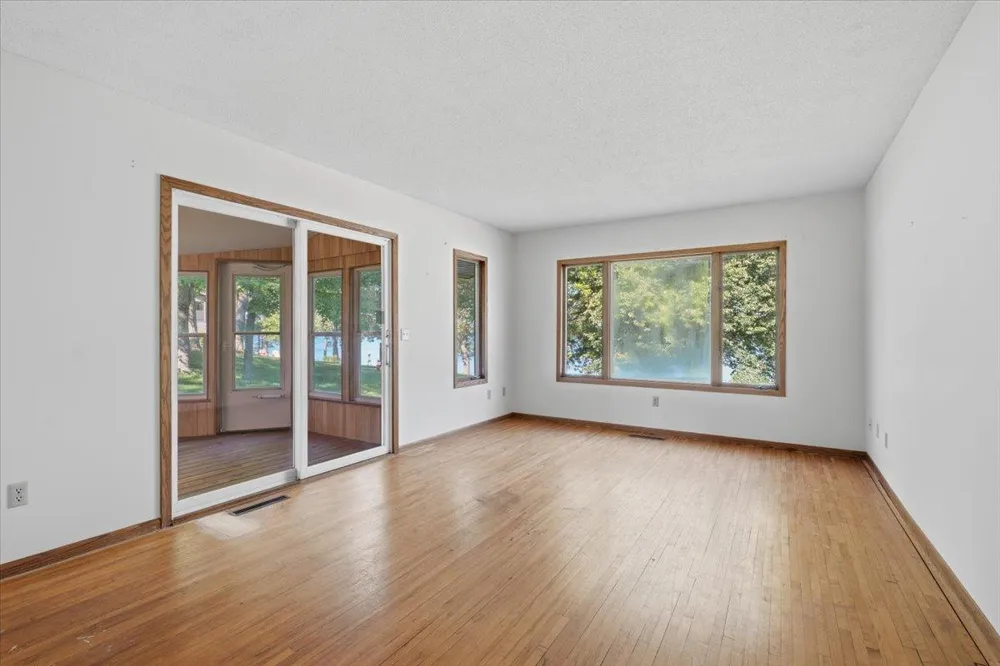 796 Magnor Lake Drive Clayton, WI 54004