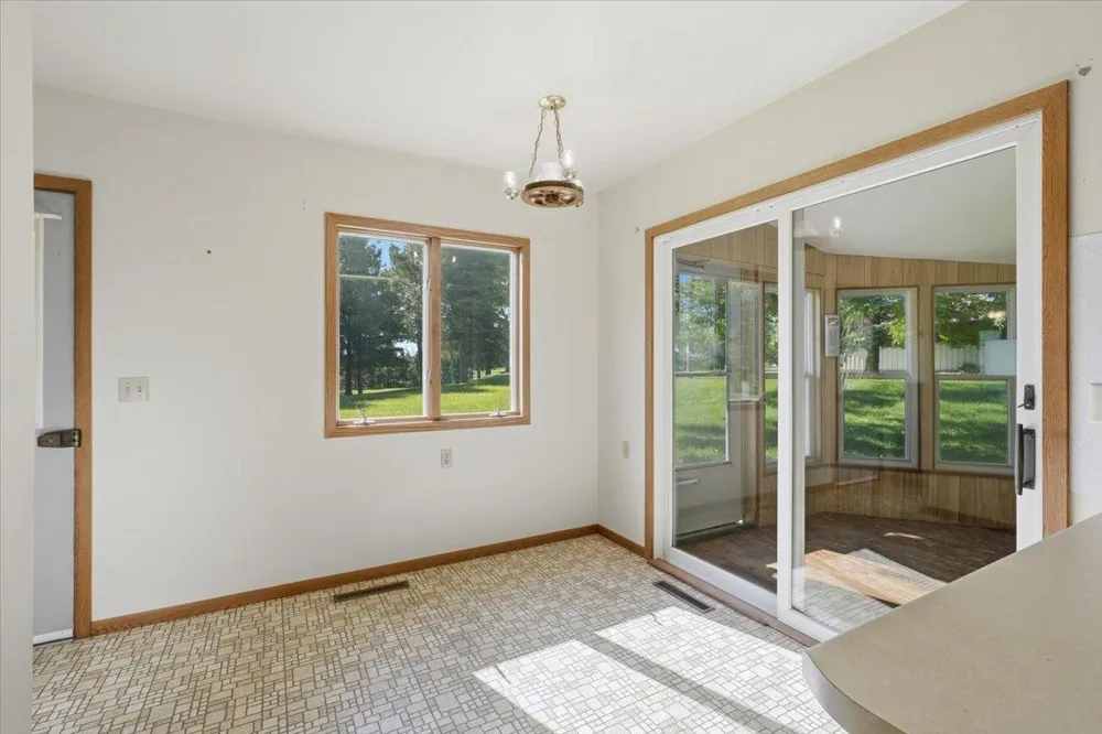 796 Magnor Lake Drive Clayton, WI 54004