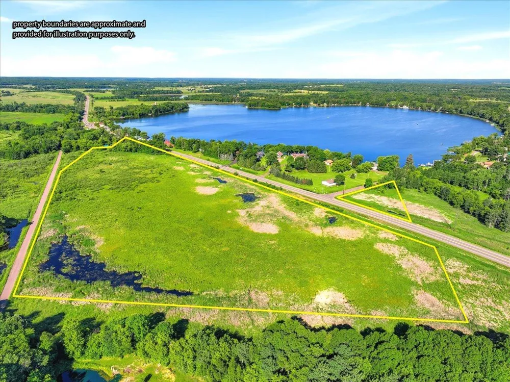796 Magnor Lake Drive Clayton, WI 54004