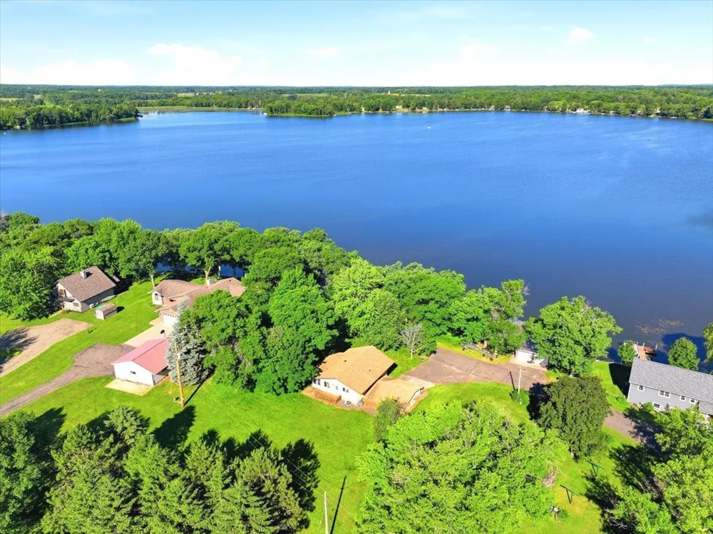 796 Magnor Lake Drive Clayton, WI 54004