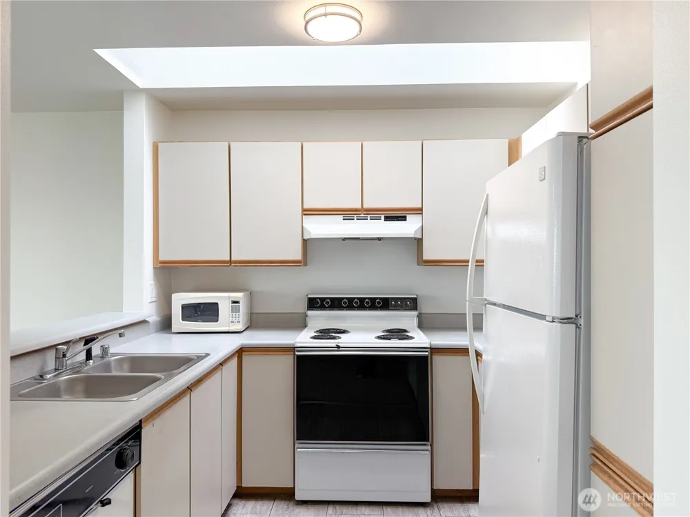 124 SW 154th Street #302 Burien, WA 98166