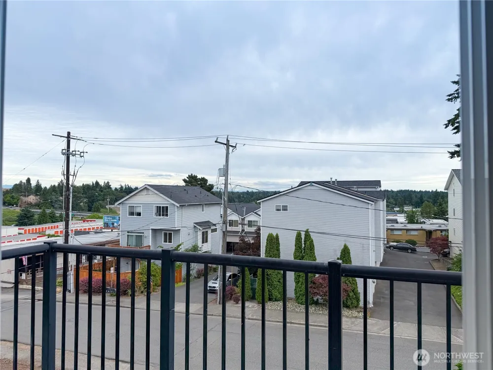 124 SW 154th Street #302 Burien, WA 98166