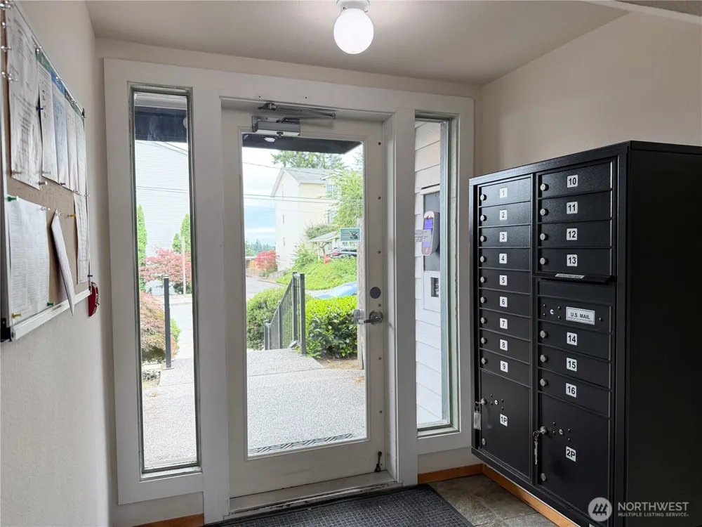 124 SW 154th Street #302 Burien, WA 98166