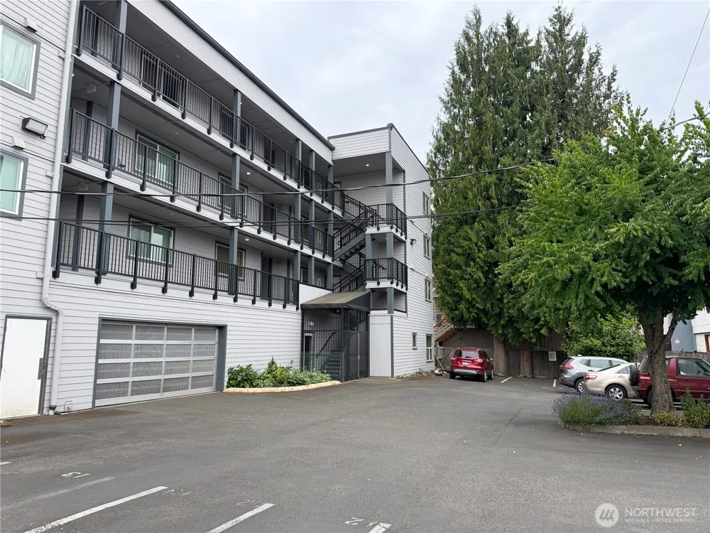 124 SW 154th Street #302 Burien, WA 98166