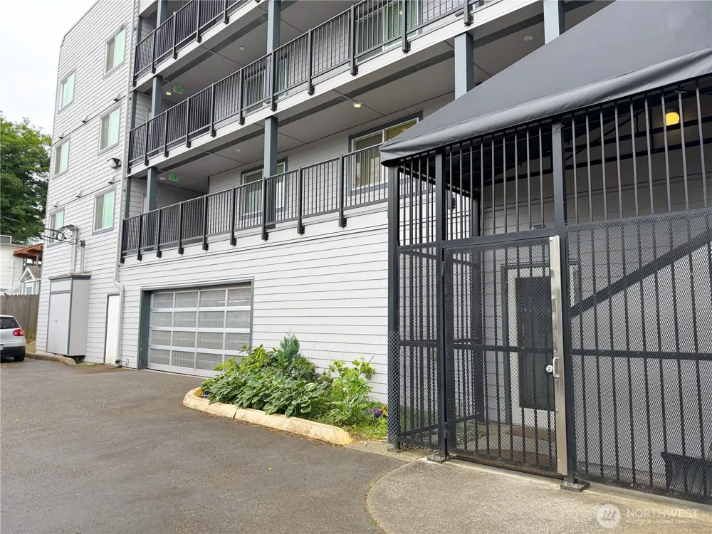 124 SW 154th Street #302 Burien, WA 98166