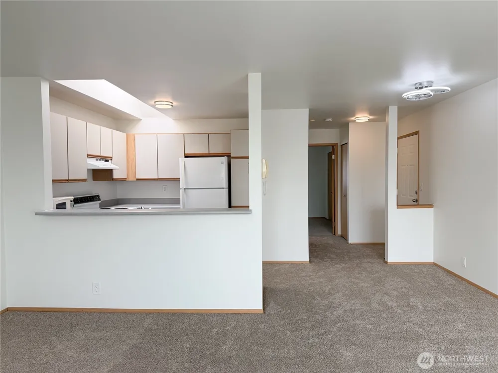124 SW 154th Street #302 Burien, WA 98166