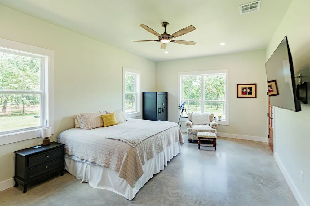 2094 Jim Harry Loop Sunset, TX 76270