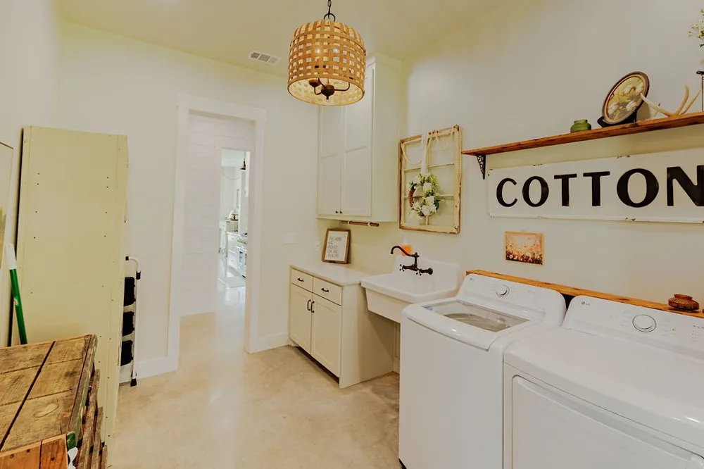 2094 Jim Harry Loop Sunset, TX 76270
