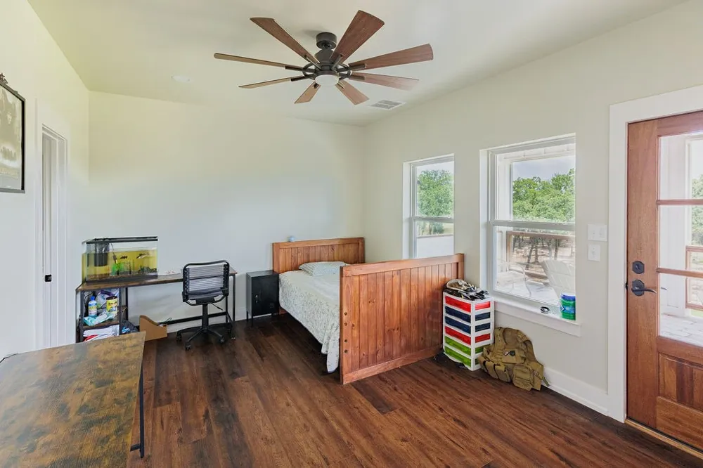 2094 Jim Harry Loop Sunset, TX 76270