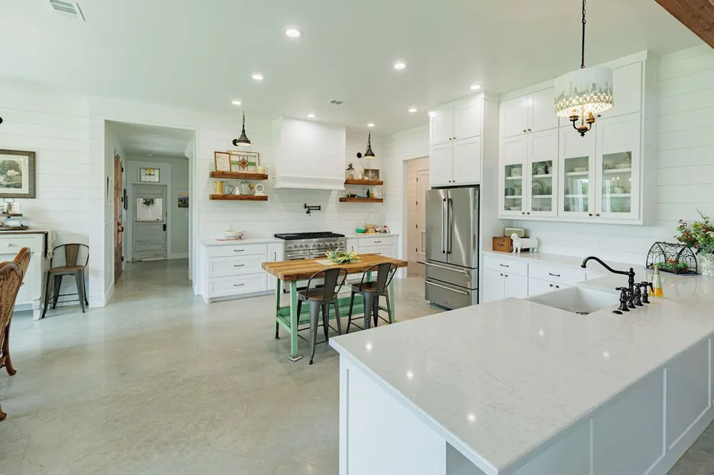 2094 Jim Harry Loop Sunset, TX 76270