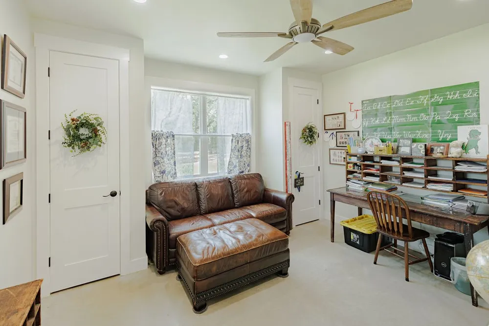 2094 Jim Harry Loop Sunset, TX 76270