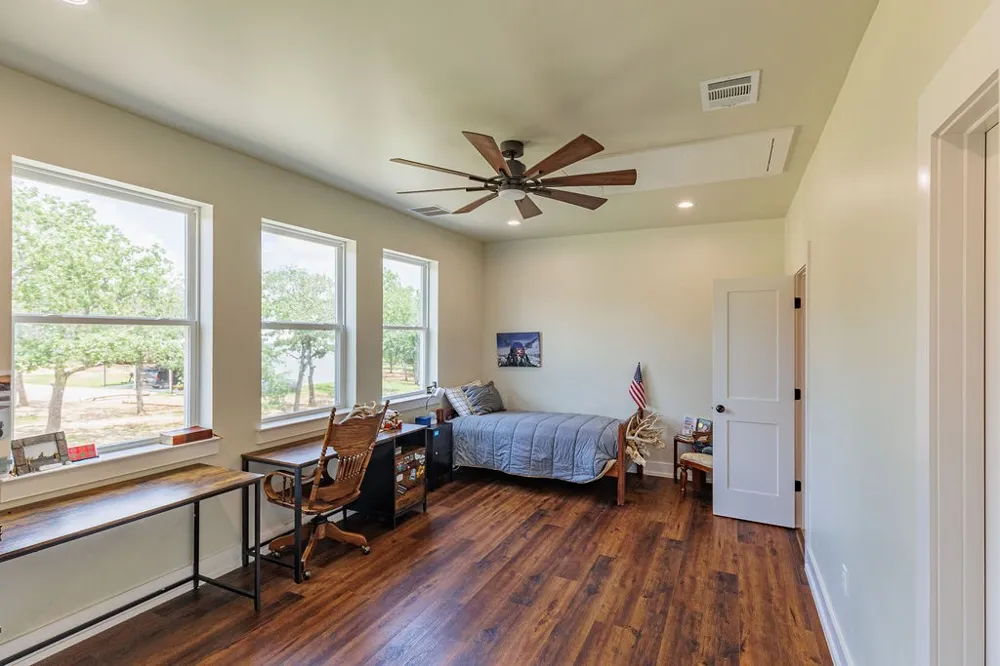 2094 Jim Harry Loop Sunset, TX 76270
