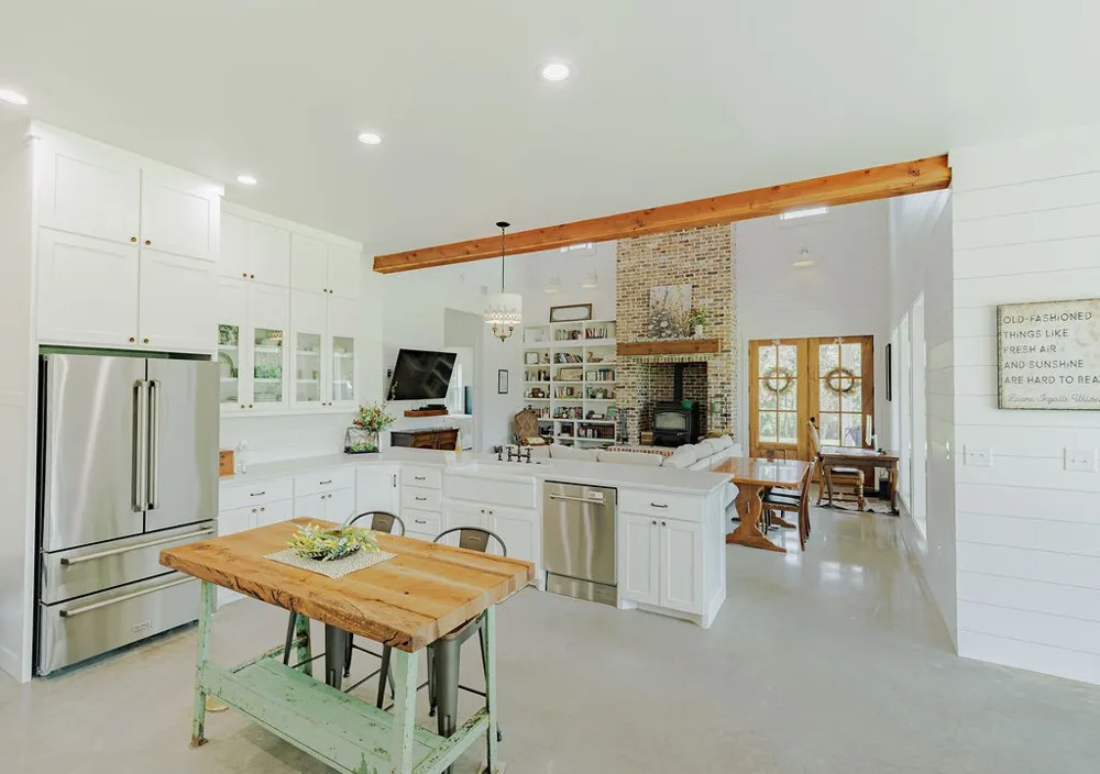 2094 Jim Harry Loop Sunset, TX 76270