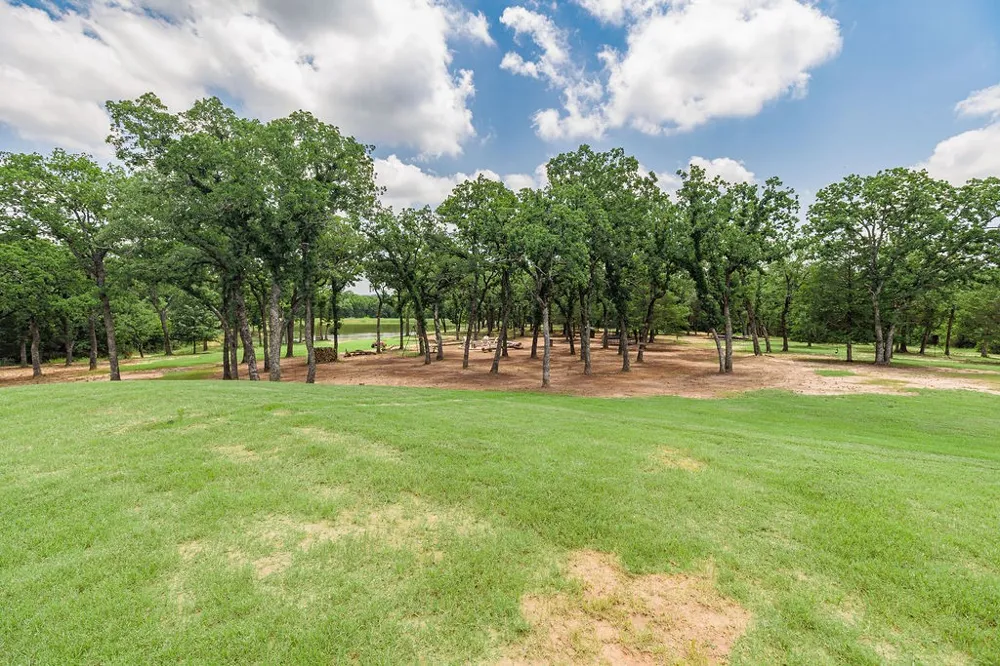 2094 Jim Harry Loop Sunset, TX 76270