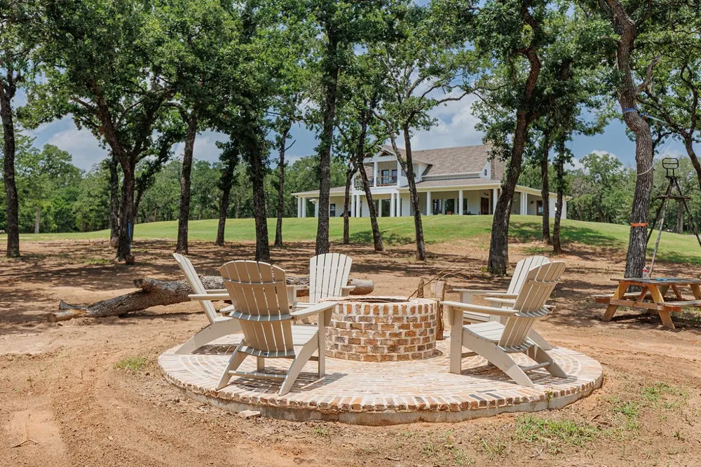 2094 Jim Harry Loop Sunset, TX 76270