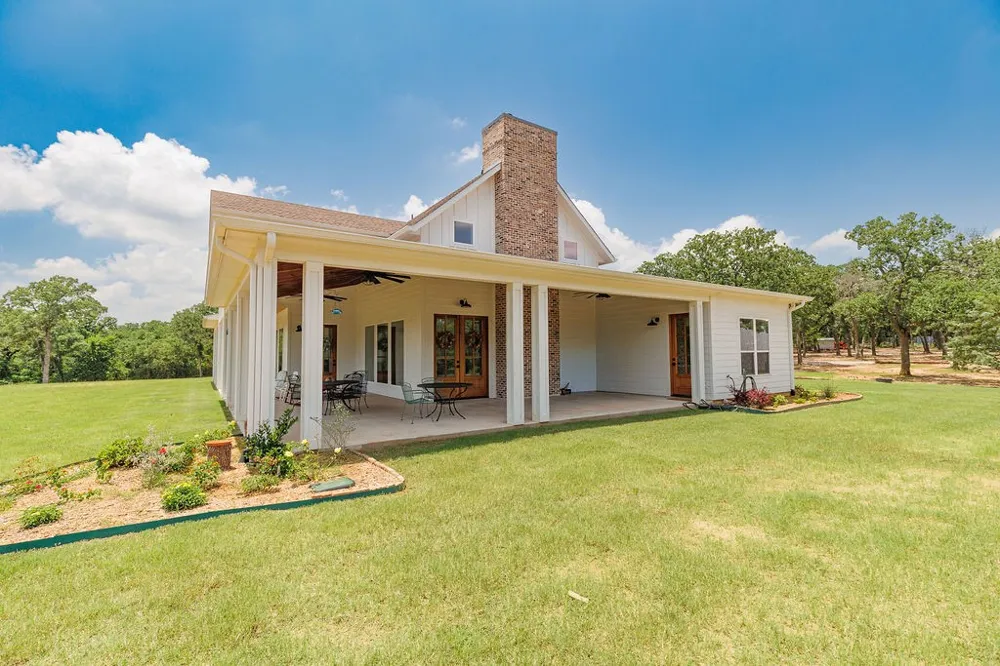 2094 Jim Harry Loop Sunset, TX 76270